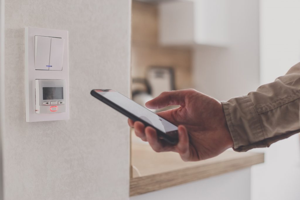 4 Benefits of Programmable Thermostats